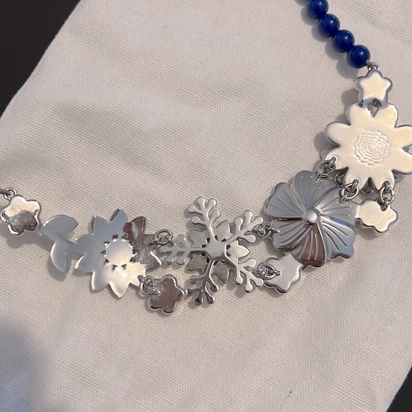 Lia Sophia necklace with colorful accents. - Picture 6 of 7